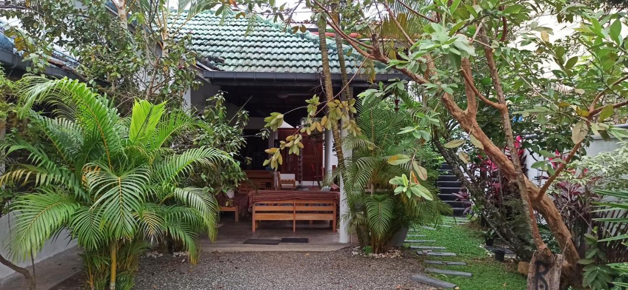 Rituale Guest House - Surf & Yoga มิริสซา ภายนอก รูปภาพ